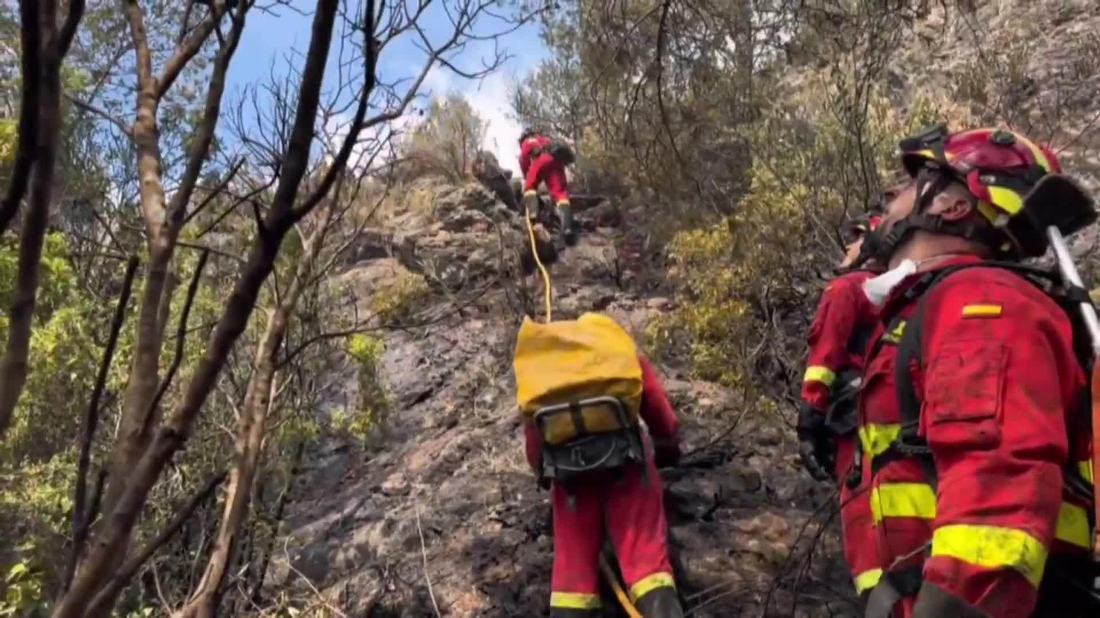 Muere un bombero en el incendio de Pauls