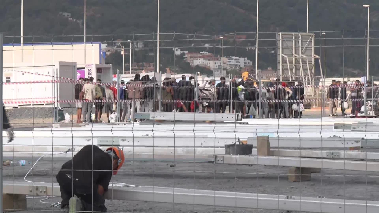 V051-CEUTA SITUACION MIGRANTES CAMPAMENTO Y PLAYA