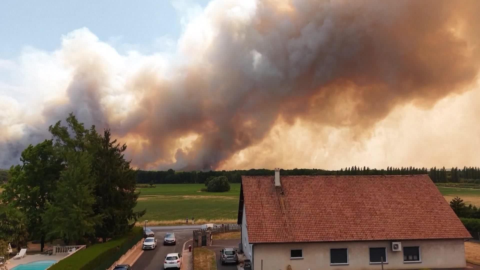 L060-FRANCIA INCENDIOS ACECHAN PARIS