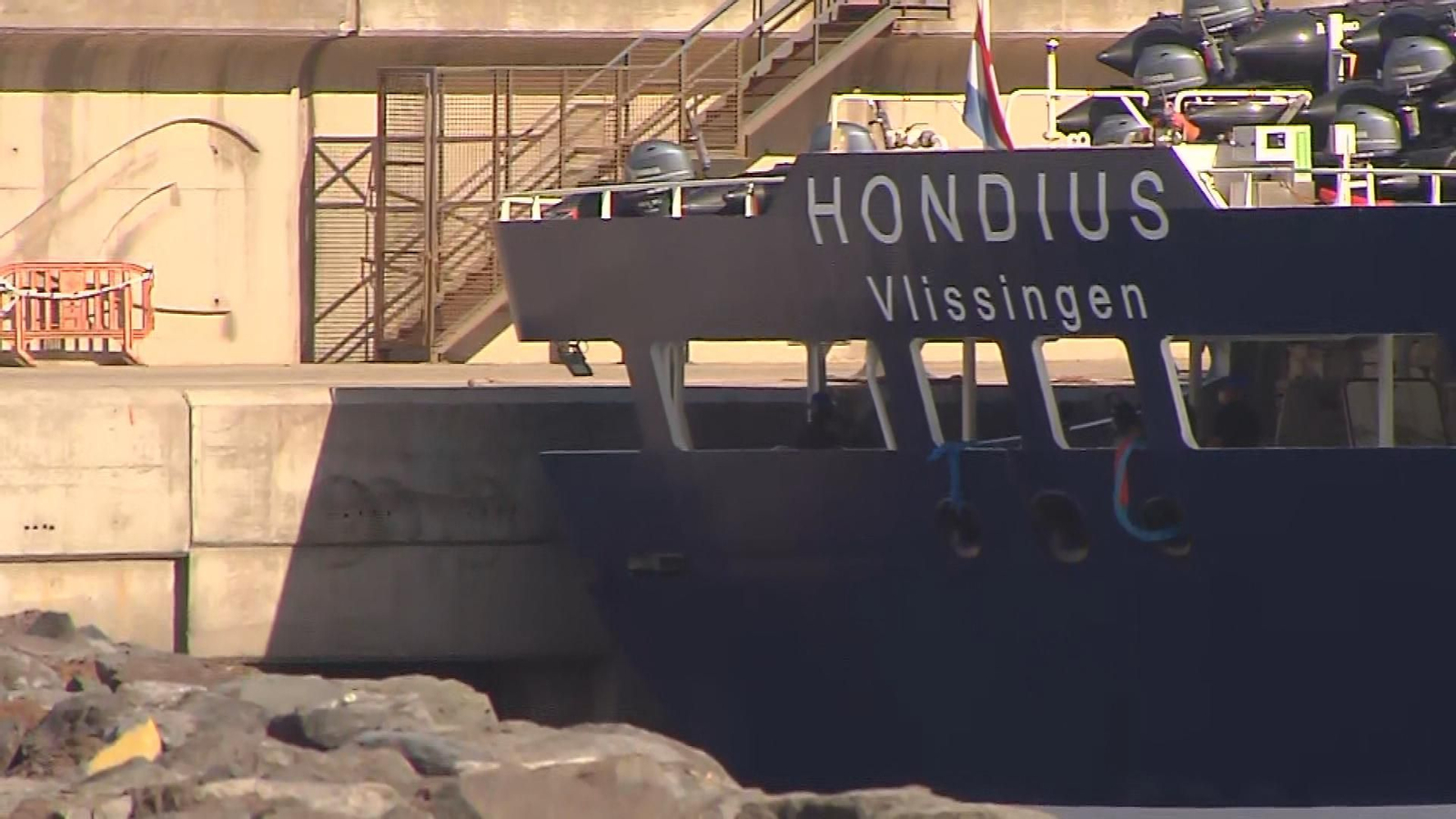 MV Hondius en el puerto