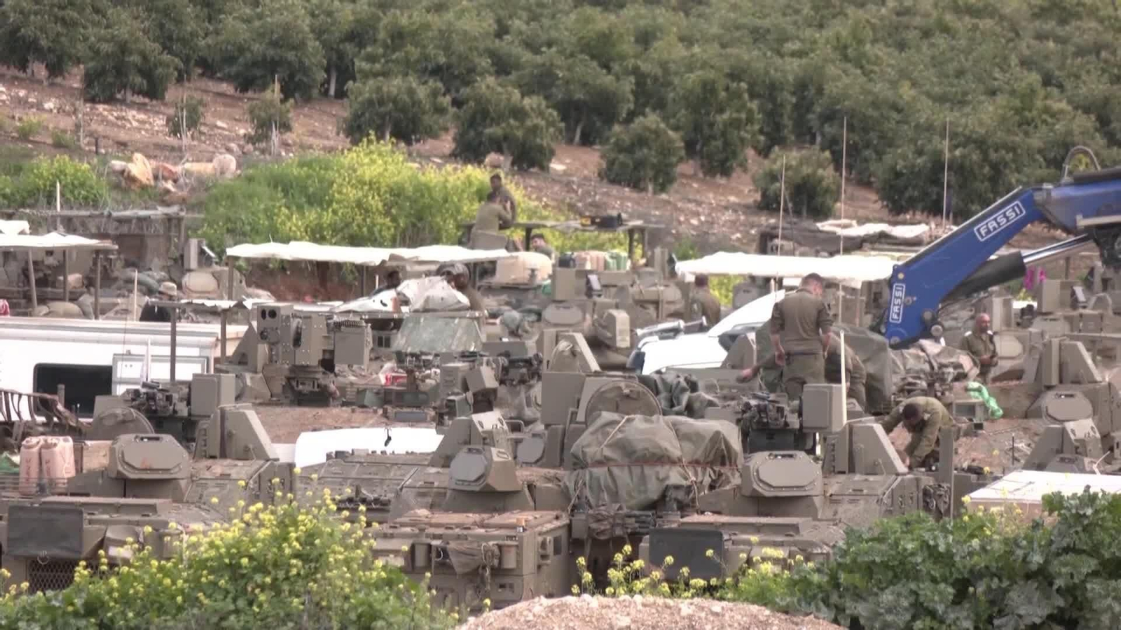 va tropas israelíes cerca de la frontera libano