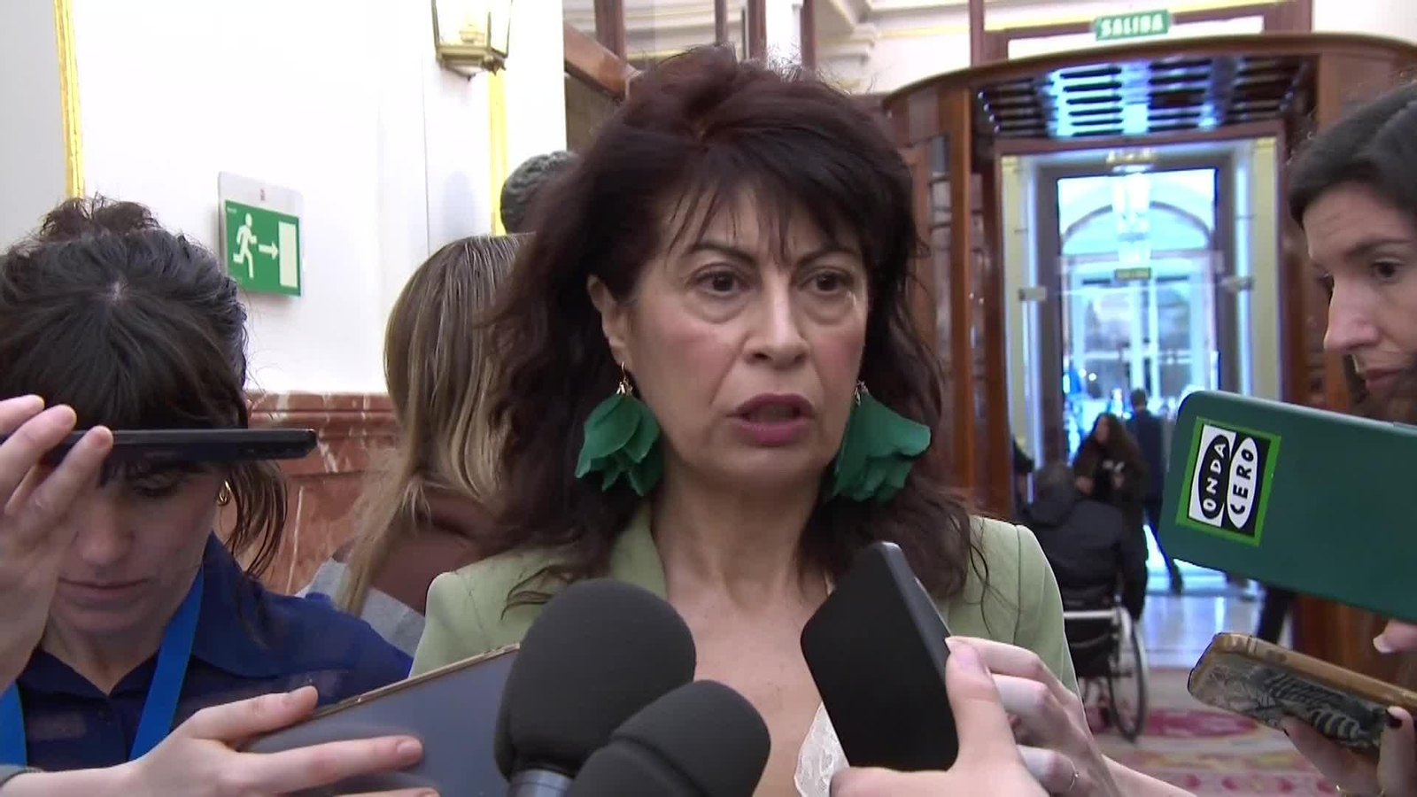 va ana redondo en pasillos del congreso