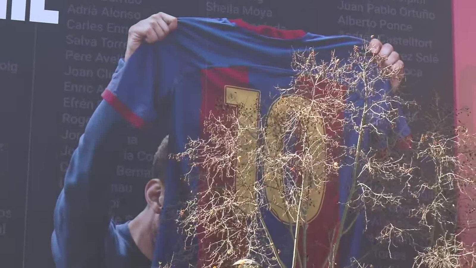 X061-BARCELONA PANCARTA MESSI CANDIDATO BARSA