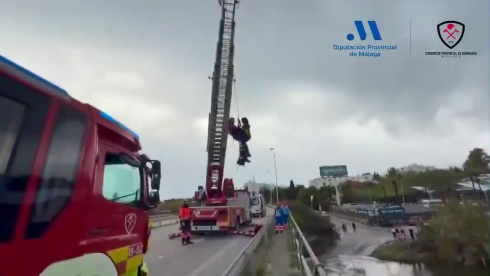 L083-MALAGA BOMBEROS RESCATE ESTEPONA