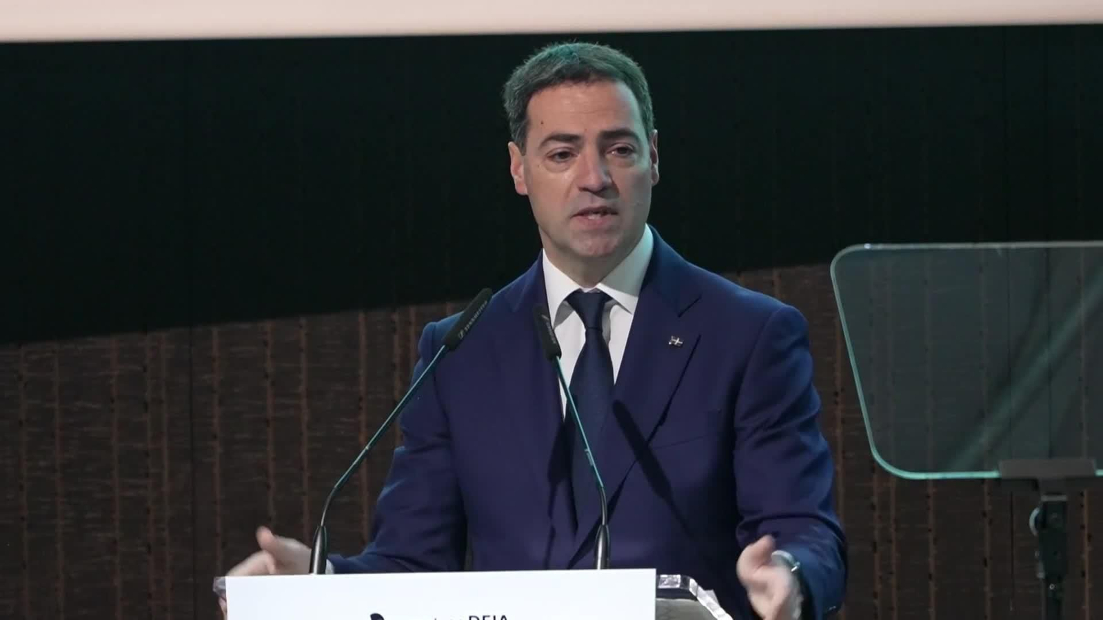 va pradales sobre casa y causa vasca