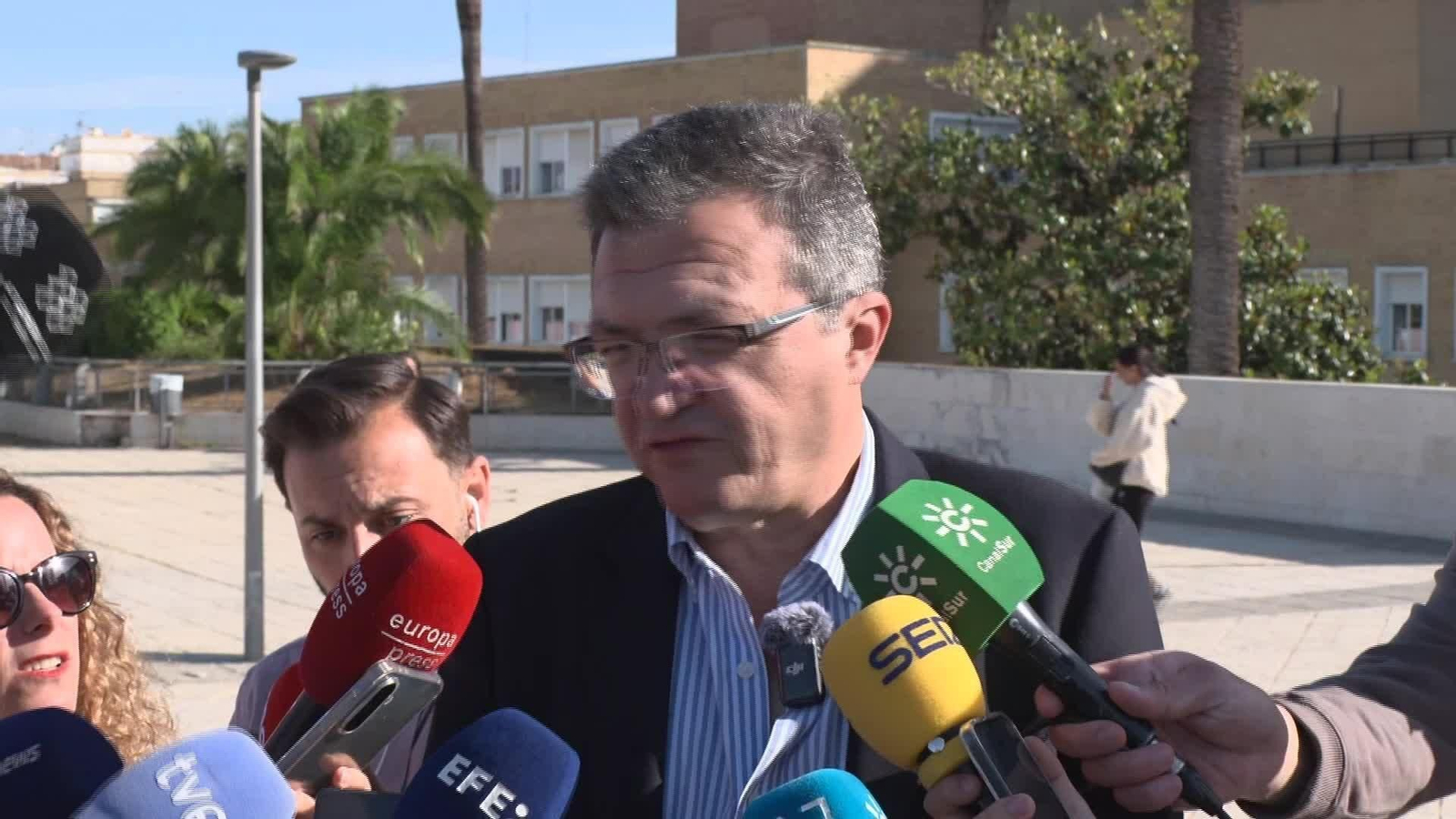 L051-SEVILLA NUEVA JORNADA HUELGA MÉDICOS