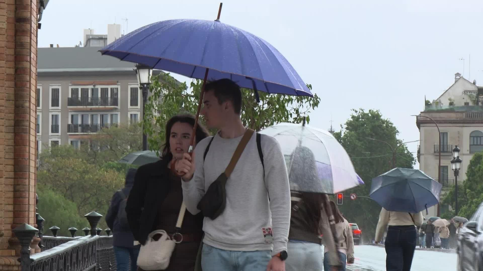 M075-SEVILLA CAMBIO DE TIEMPO Y LLUVIAS TARDE