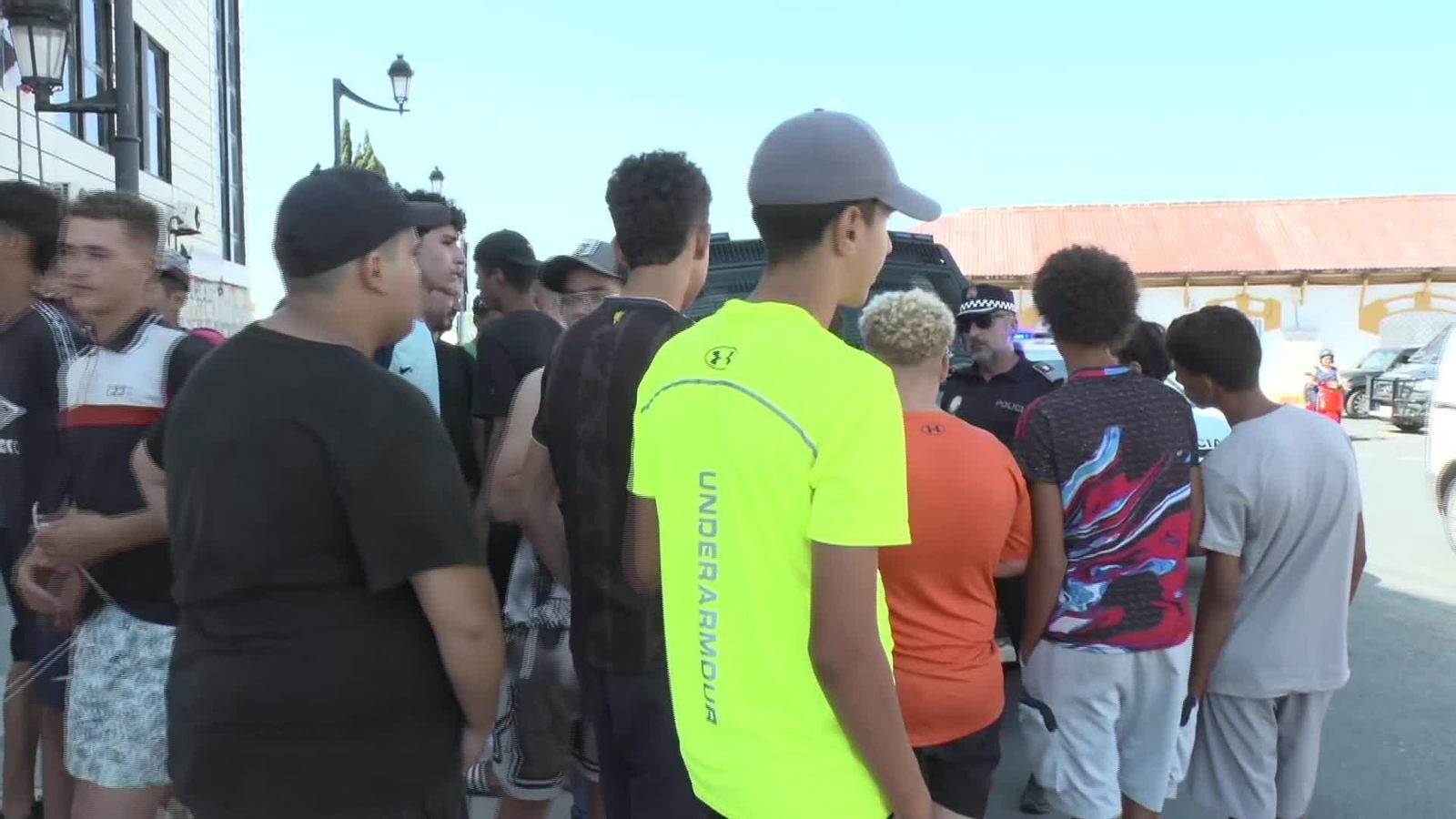 V017-CEUTA COLAS MIGRANTES