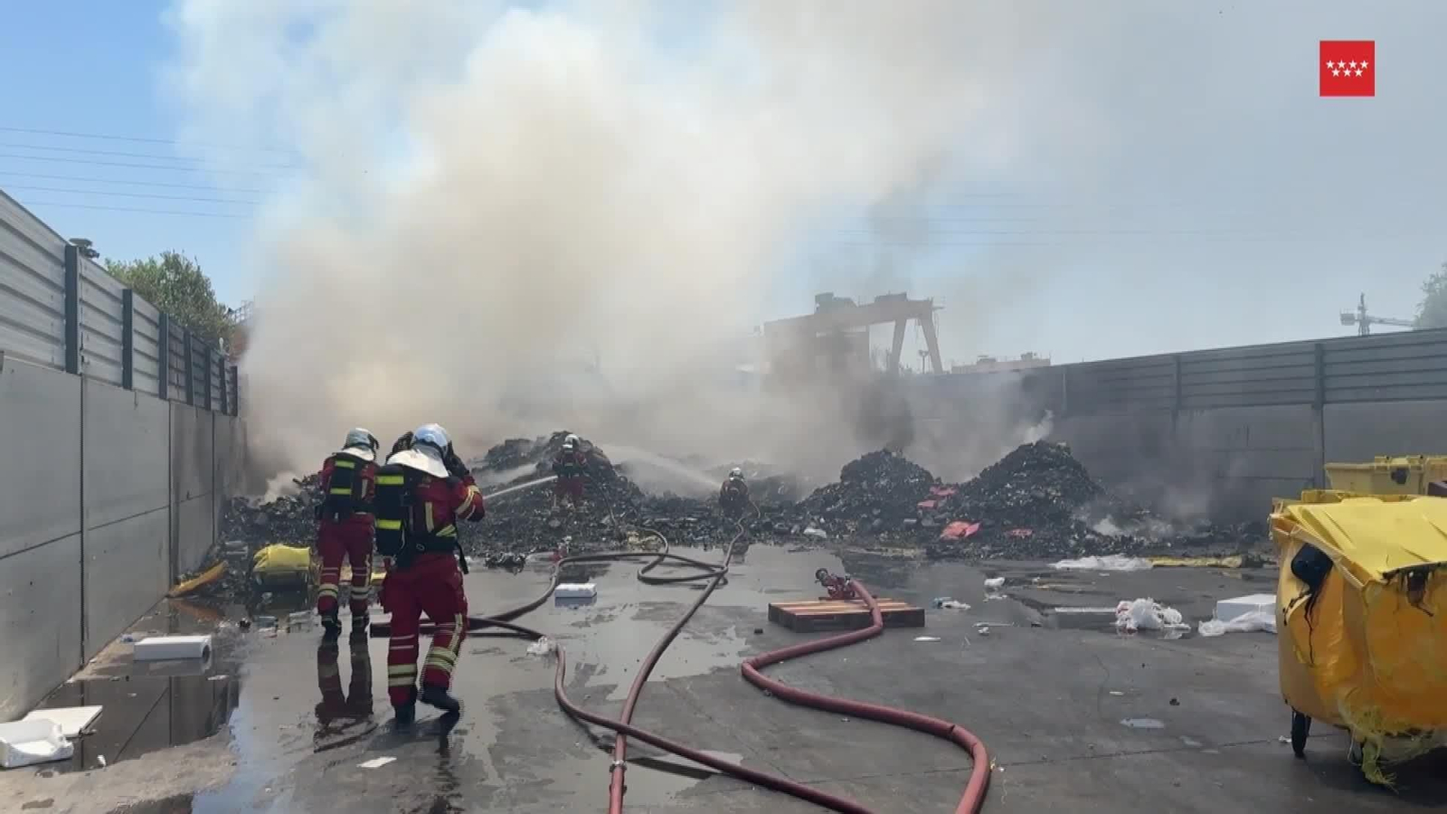D039-MADRID INCENDIO EN LOECHES