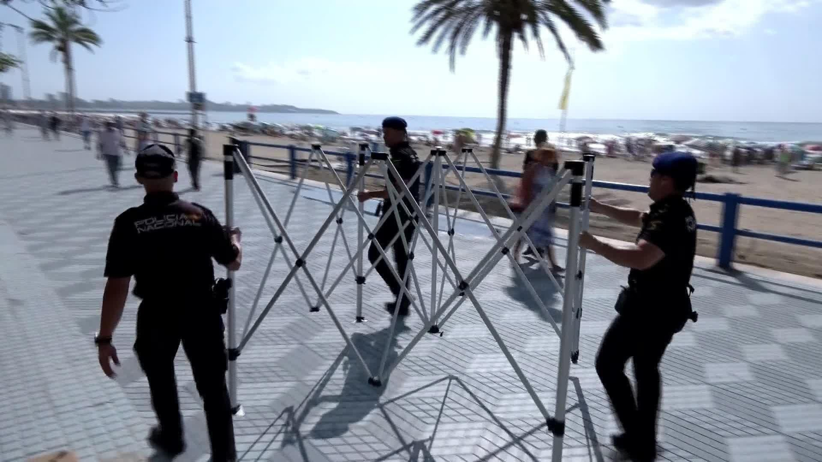 X025-ALICANTE POLICIA PLAN CONTRA HURTOS PLAYA