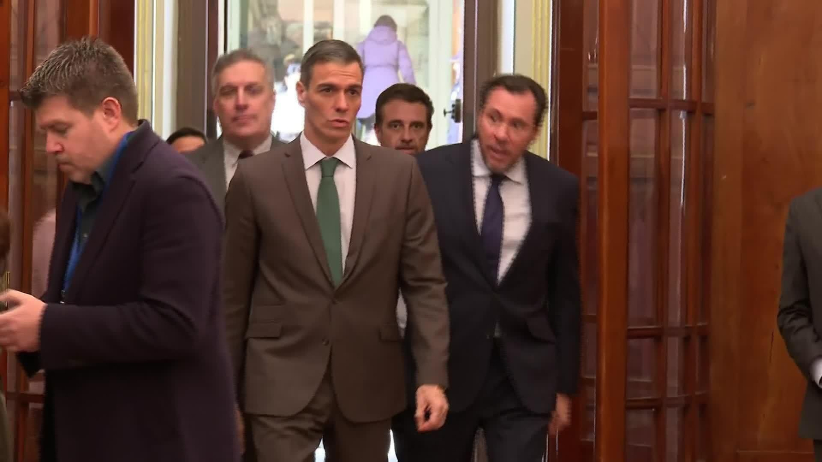 M081-CONGRESO SALIDA PRESIDENTE SANCHEZ