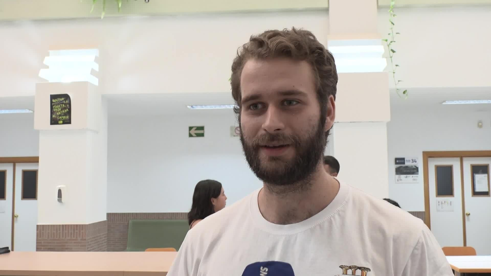 M050-SEVILLA LOS JOVENES QUIEREN SER FUNCIONARIOS
