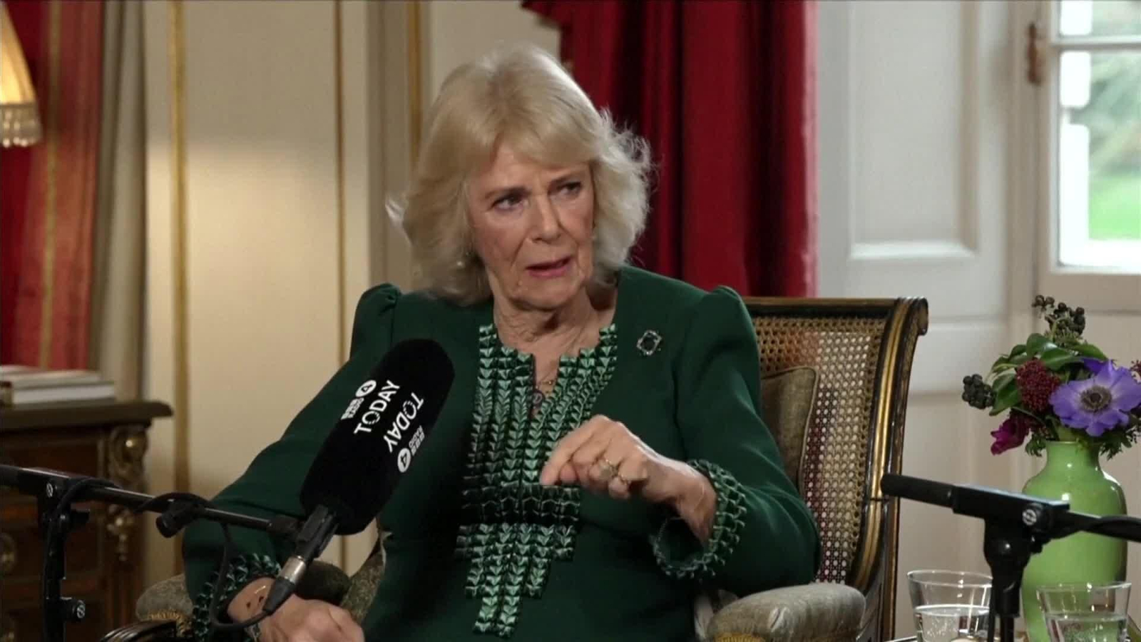 X067-REINO UNIDO REINA CUENTA ATAQUE SEXUAL JOVEN