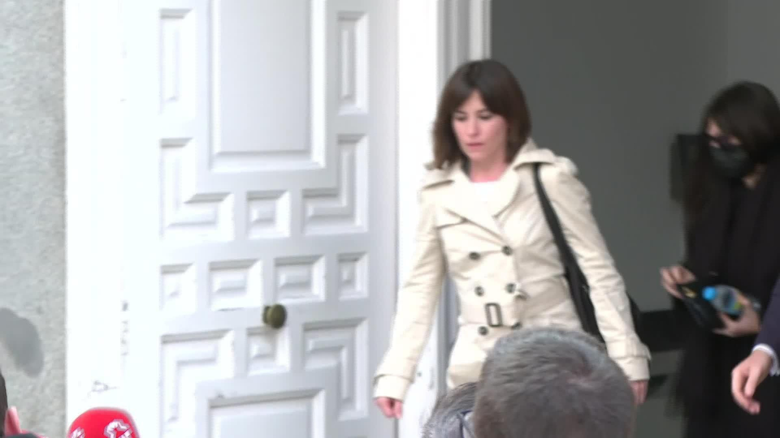 M066-MADRID SALIDAS JUICIO MASCARILLAS TARDE