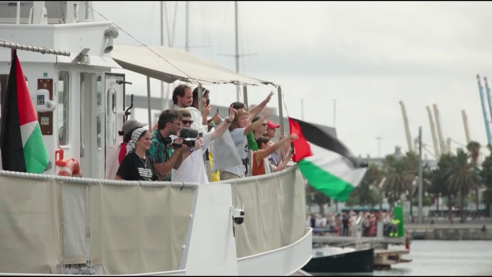 J056-EDI VARIOS REACCIONES AL ENVIO DEL FUROR A ASISTIR A LA FLOTILLA