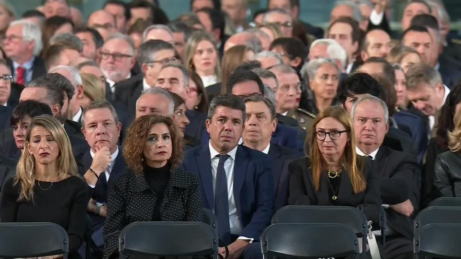 J058-EDI VALENCIA MAZON VA A REFLEXIONAR SOBRE SU FUTURO OK