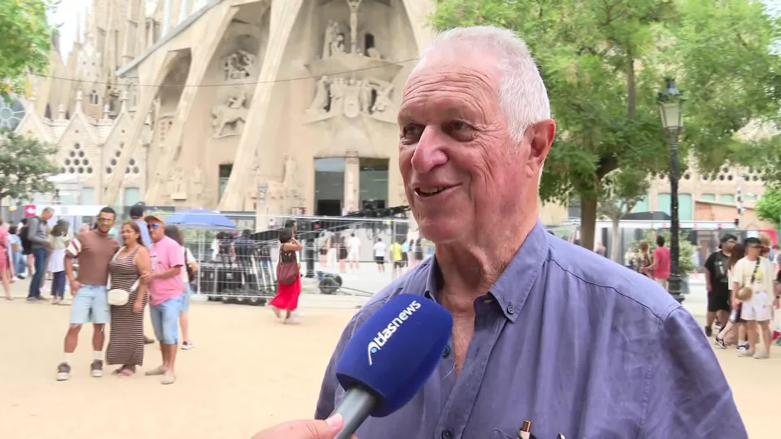 M110-BARCELONA PAPA TURISTAS SAGRADA FAMILIA