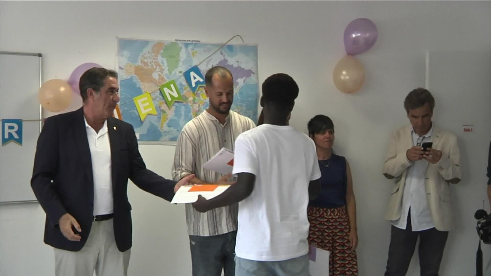 V067-TENERIFE ENTREGA DIPLOMAS CURSOS MENORES