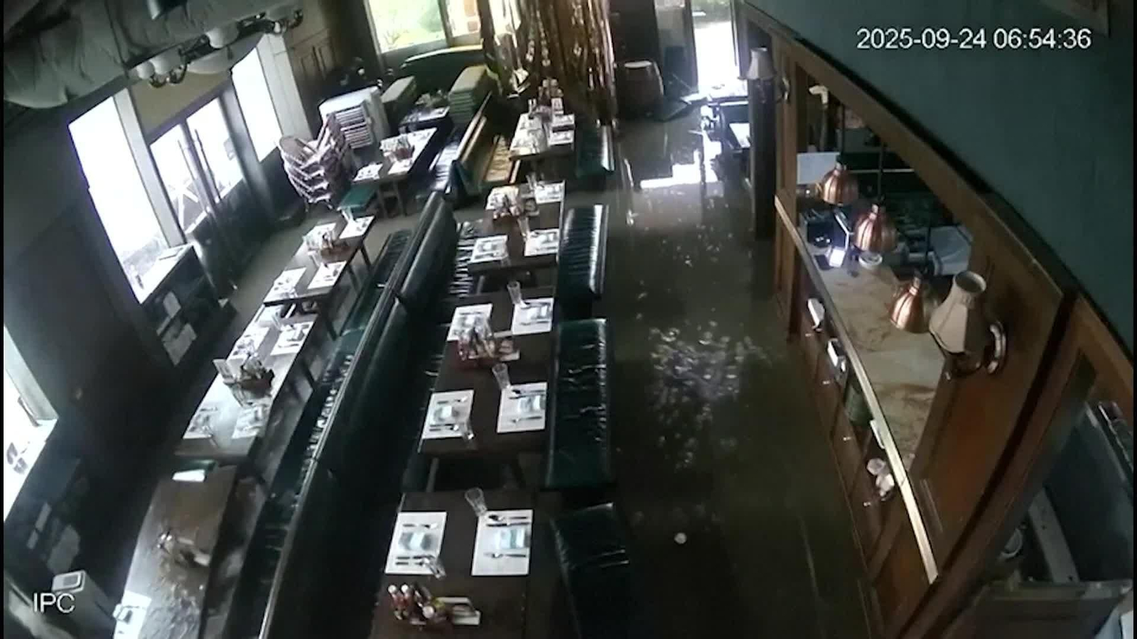 J005-HONG KONG INUNDACION RESTAURANTE RAGASA