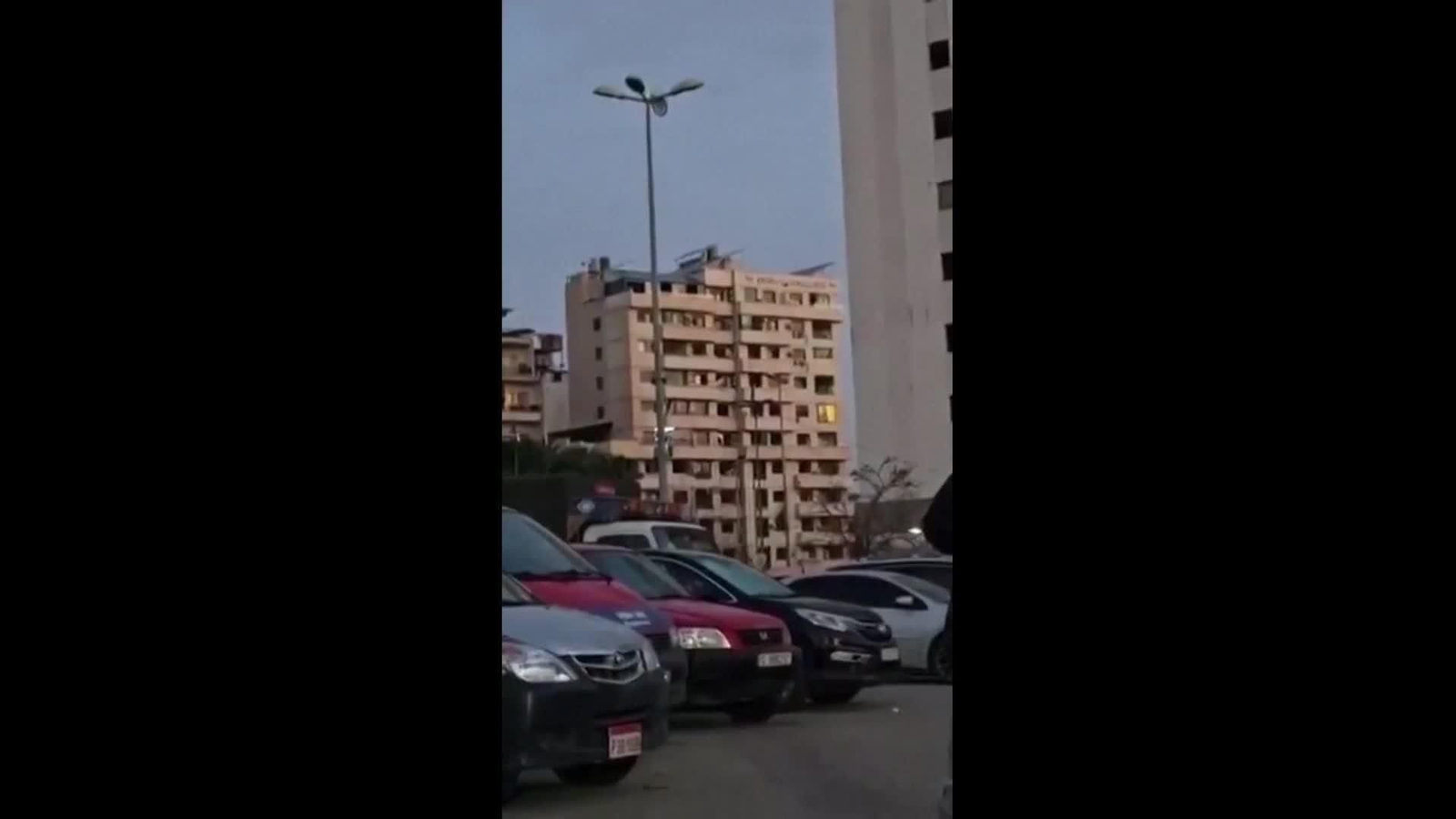 X004-LÍBANO CAIDA EDIFICIO ATAQUE ISRAELÍ