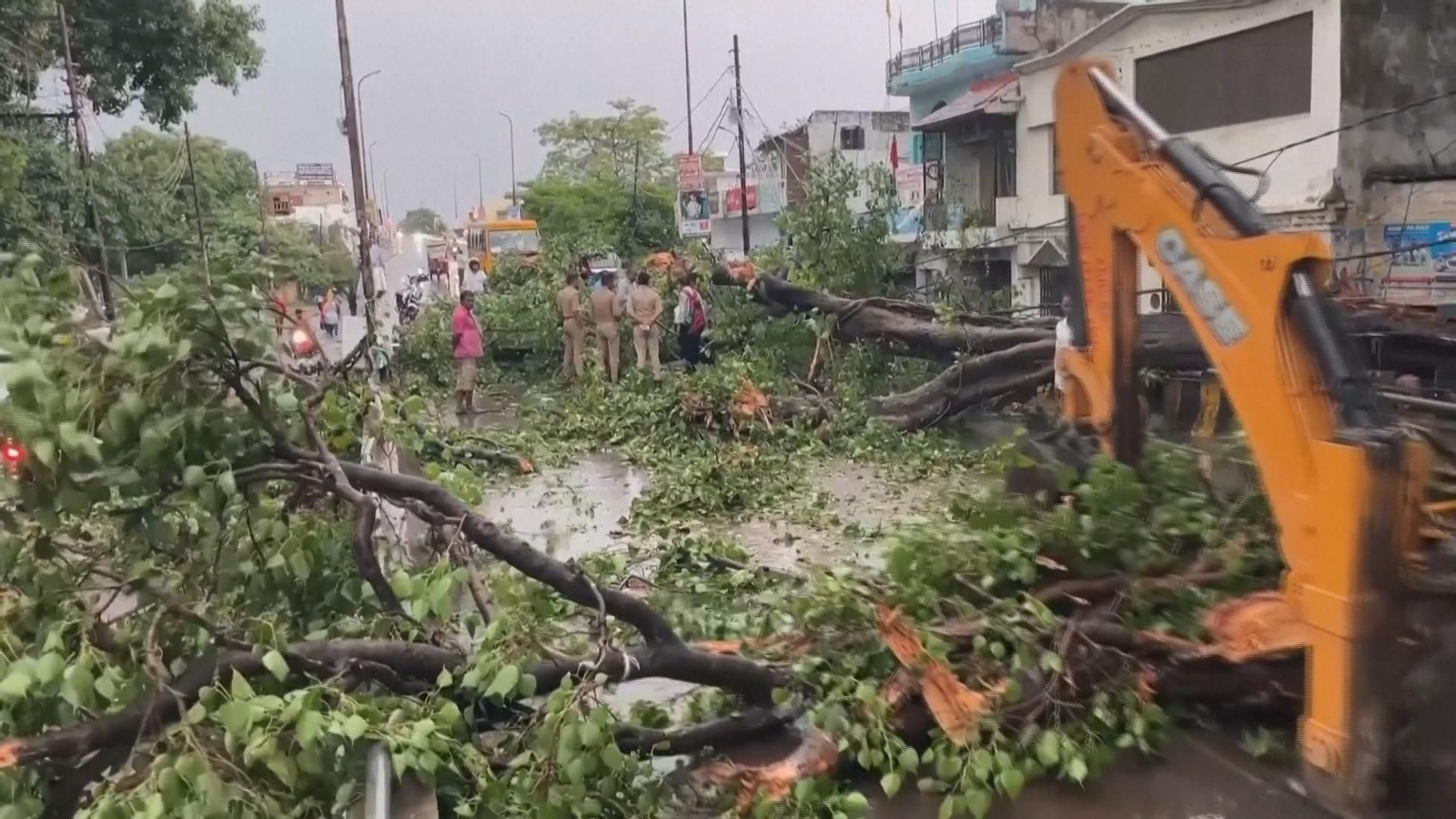 va india tormenta con un centenar de muertos frame 654