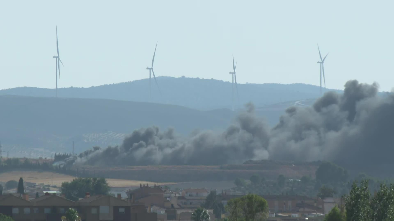 L077-GRANADA INCENDIO PLANTE RECICLAJE