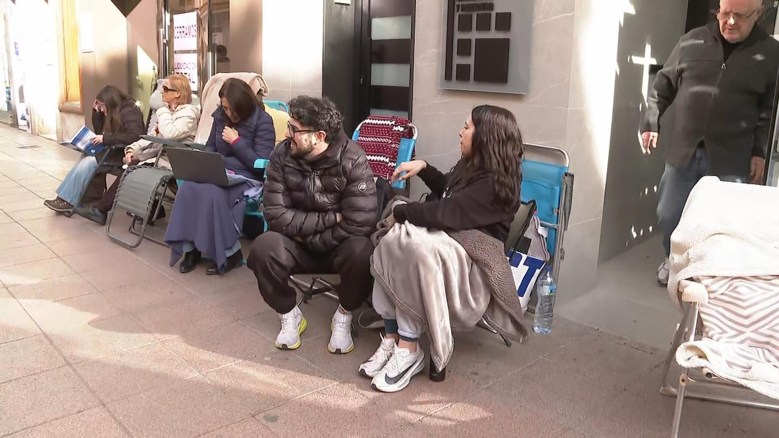 L041 VALENCIA ALZIRA JOVENES COLAS VIVIENDAS PROTECCION OFICIAL frame 1038