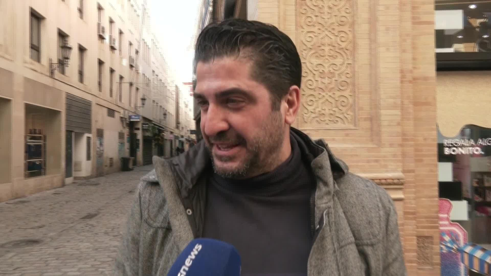 X048-SEVILLA CONFLICTOS CENAS NAVIDAD