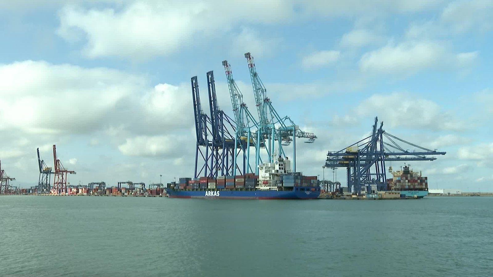 J061-VALENCIA CARGUERO PARA ISRAEL