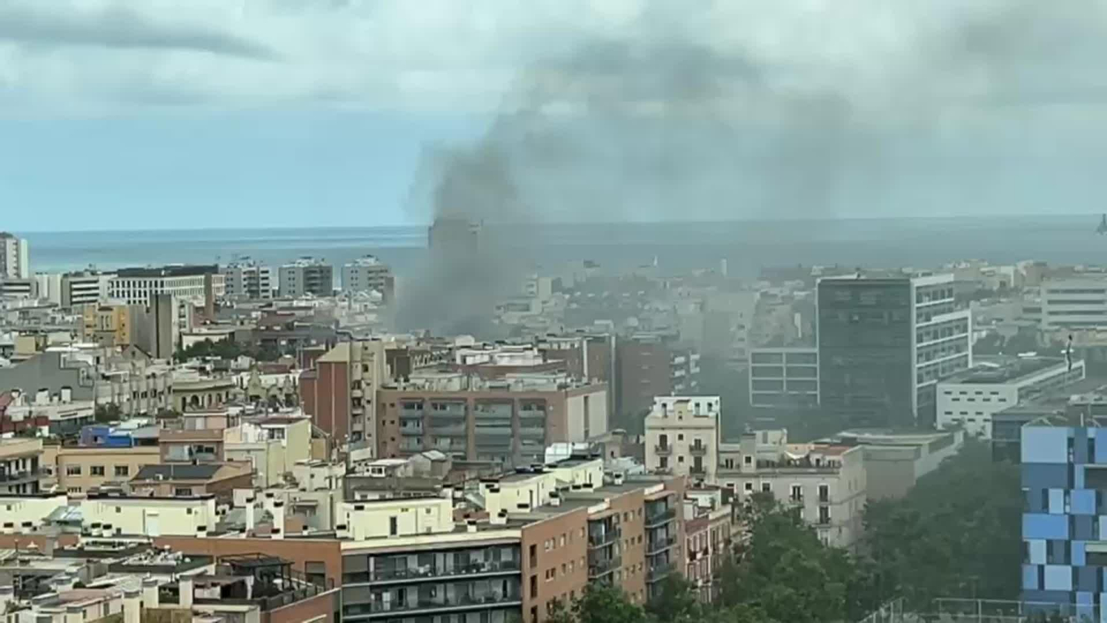 M073-BARCELONA EXPLOSION GAS BUTANO POBLENOU