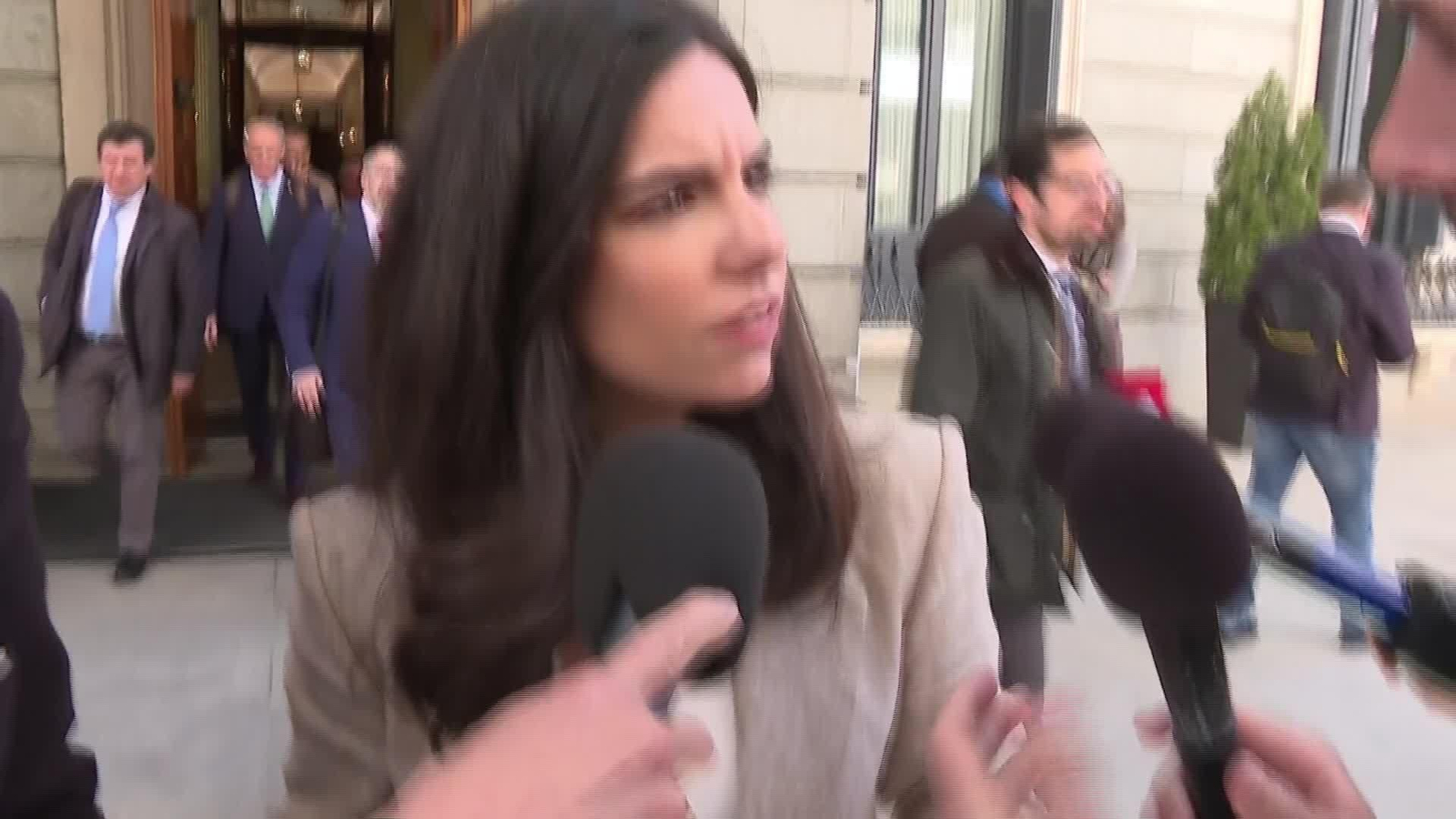 X053-CONGRESO PEPA MILLAN PATIO