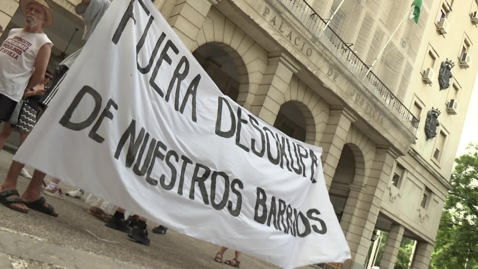 X042-SEVILLA CONCENTRACION ANTIDESOKUPA