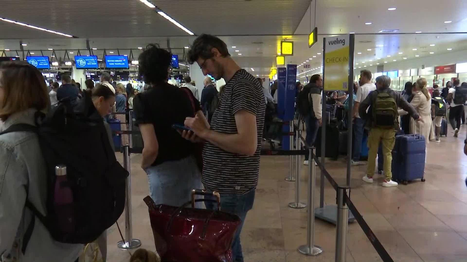 D041-BRUSELAS AEROPUERTO RETRASOS Y CANCELACIONES