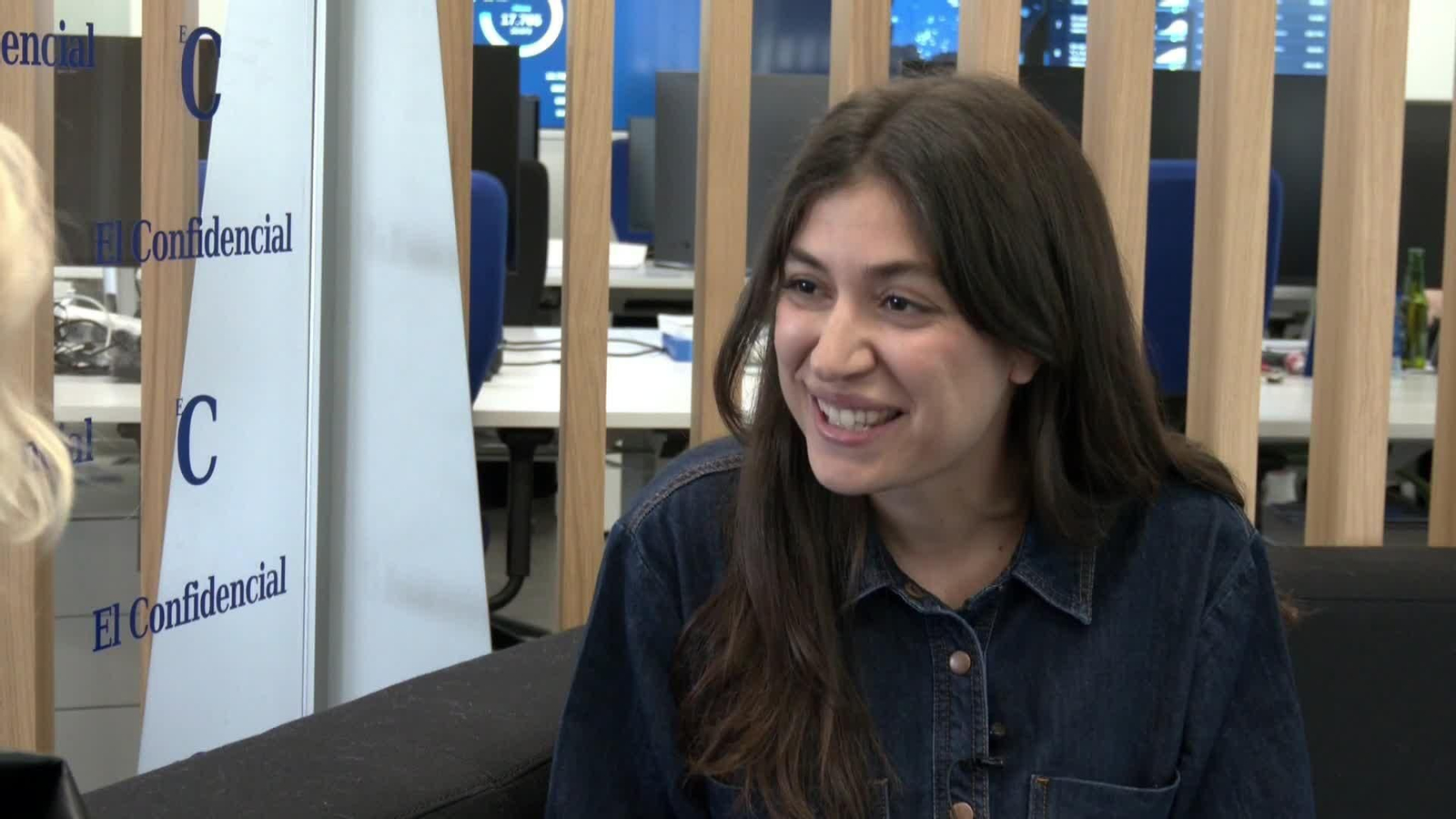 web la mujer en el espacio