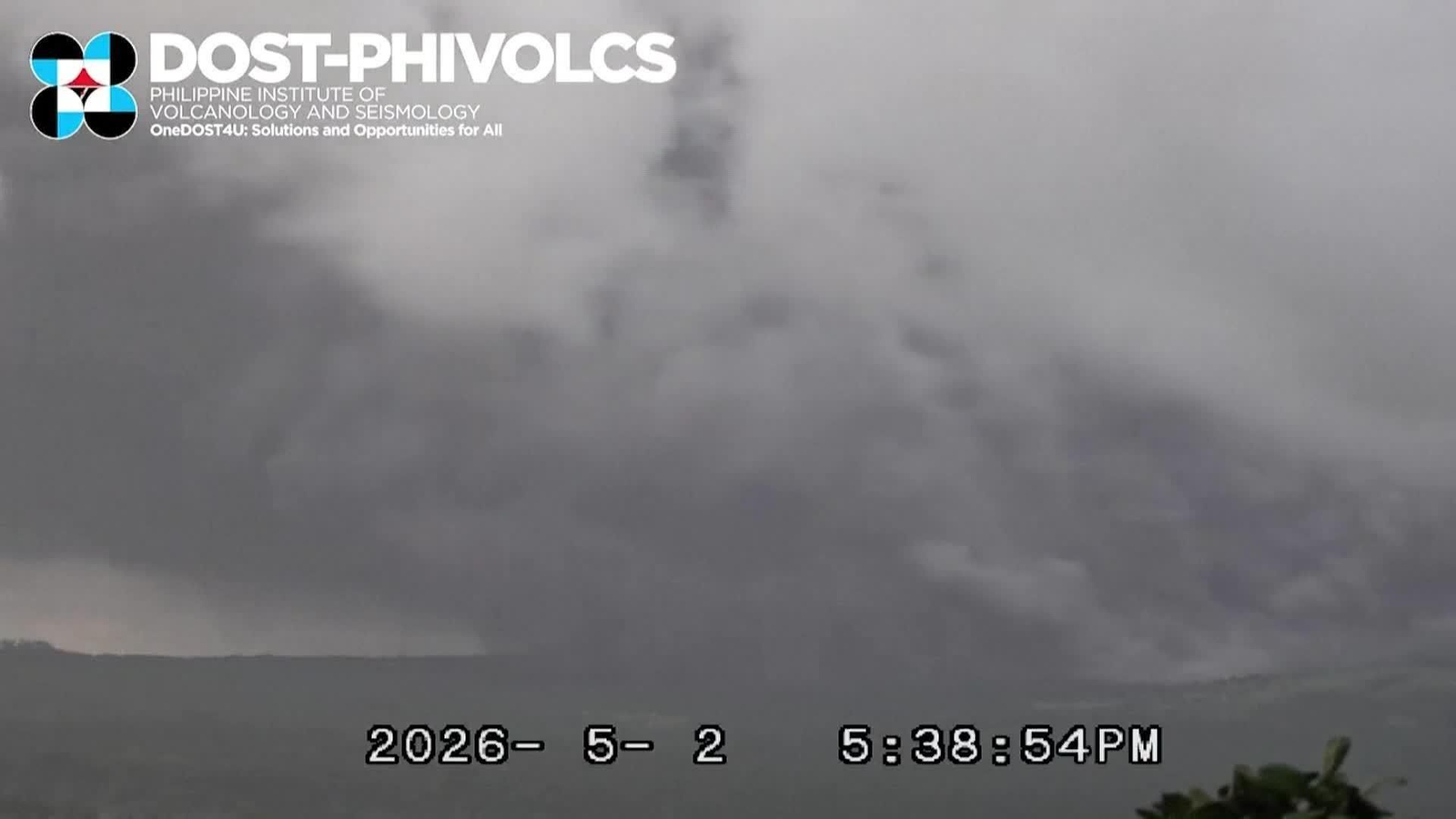 S008-FILIPINAS ERUPCION VOLCAN