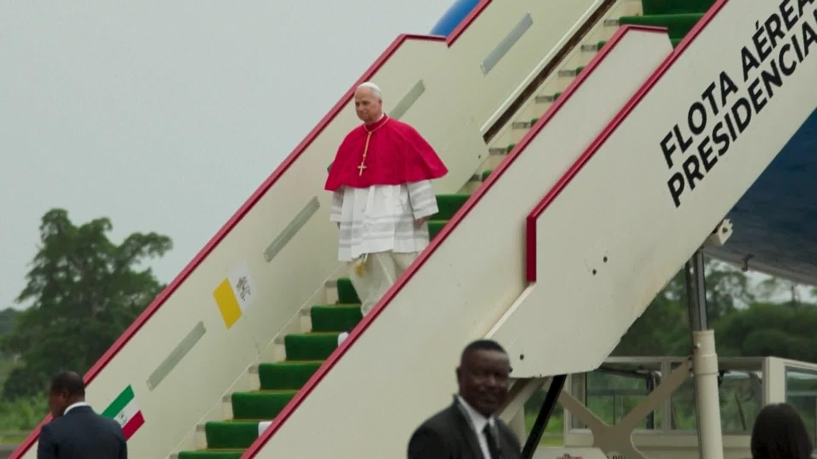 X007-GUINEA ECUATORIAL LLEGADA DEL PAPA