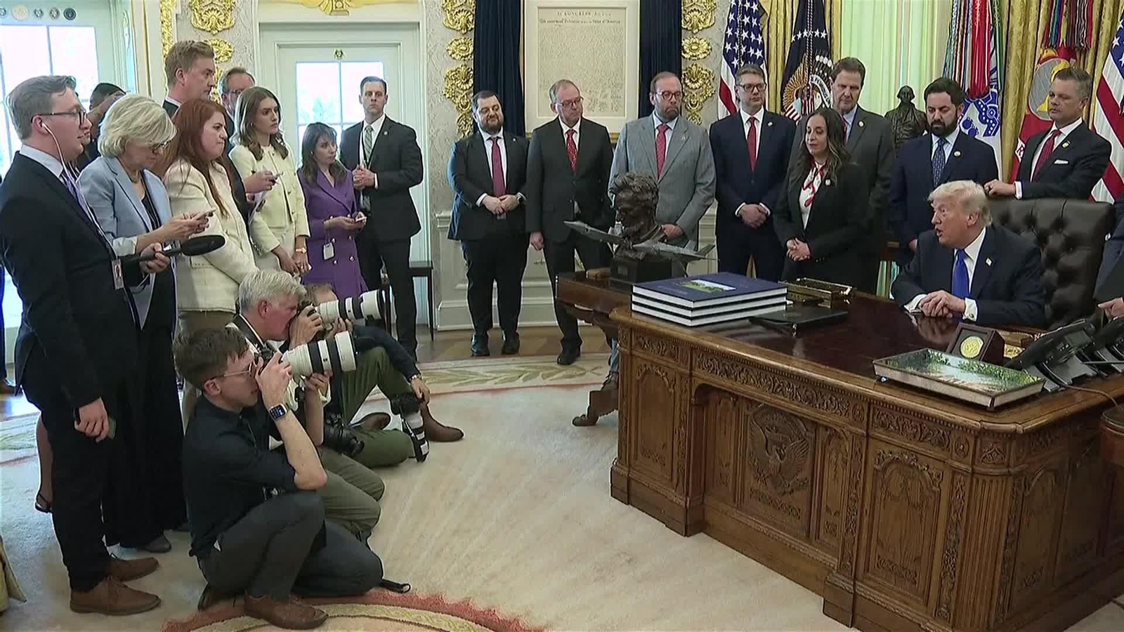 V001-EEUU TRUMP AMENAZA RETIRADA TROPAS