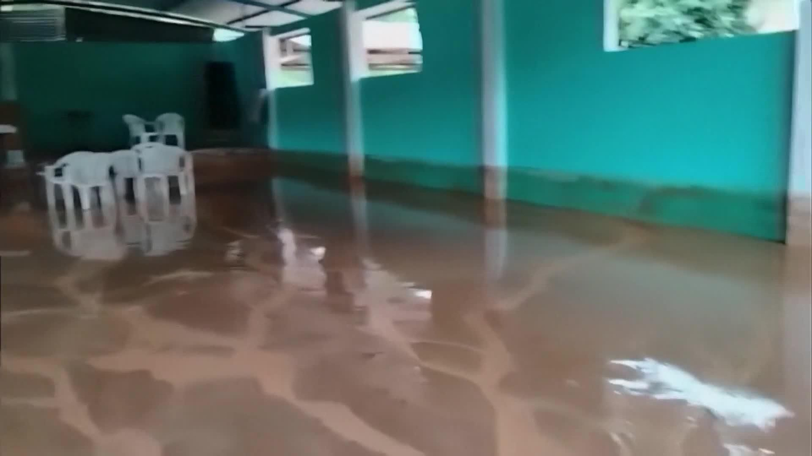 va familias desplazadas inundaciones peru