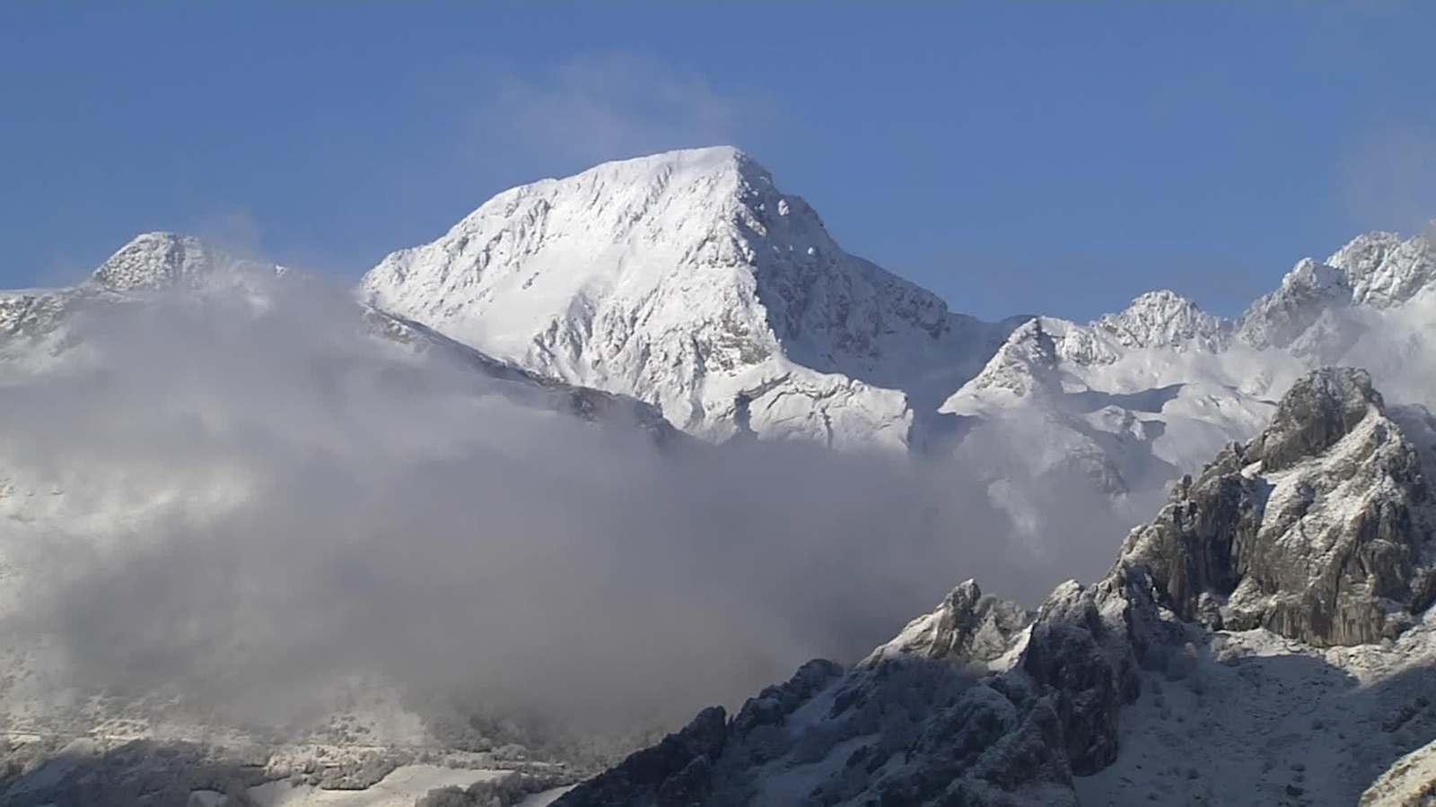 D019-LEON NIEVE PIEDRAFITA DE BABIA