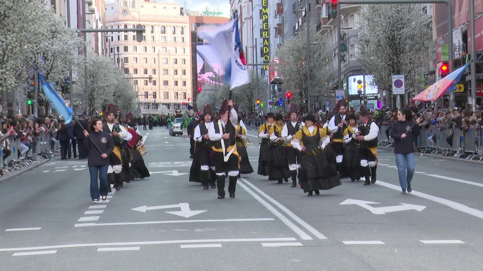S026-MADRID DESFILE SAN PATRICIO
