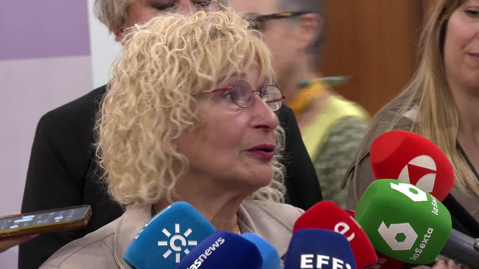 X050-MADRID ANA REDONDO CON ASOSCIACION AMAMA