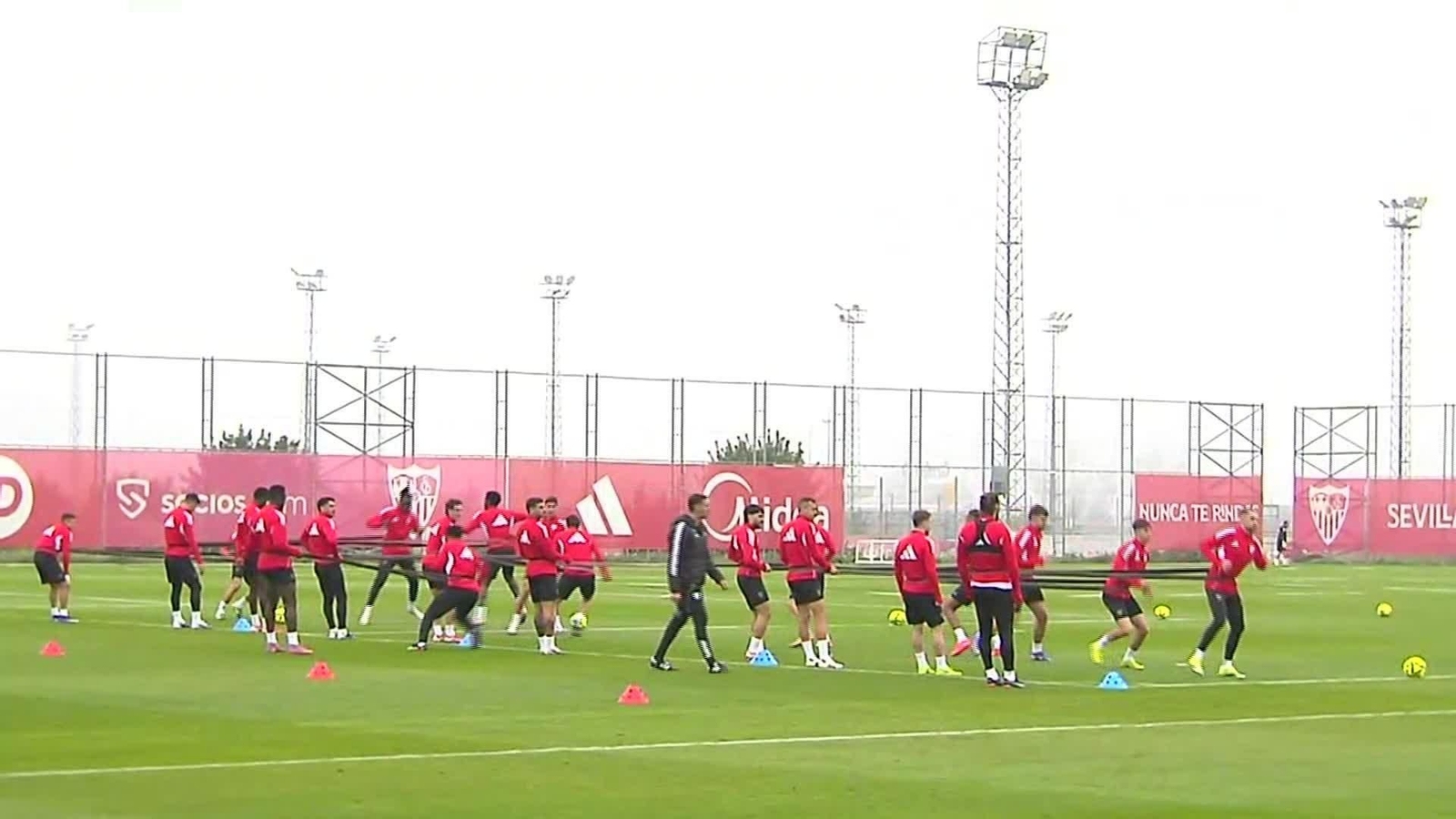 X050-SEVILLA ENTRENAMIENTO Y RP SEVILLA CF