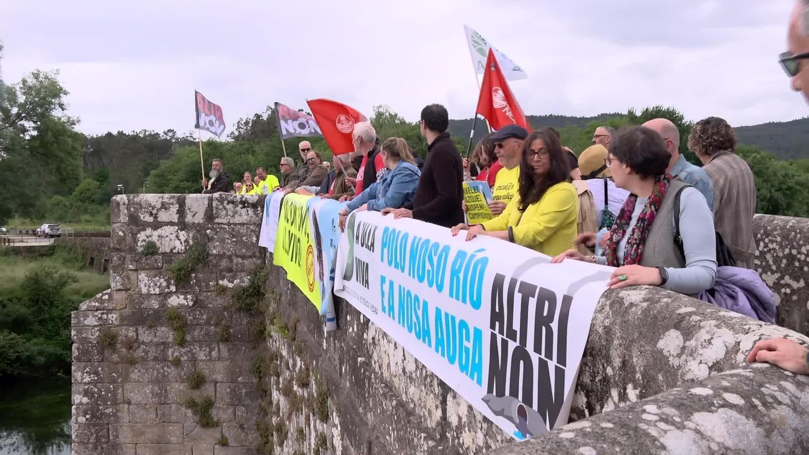 S031-A CORUÑA PROTESTA PESCA DEL SALMON EN TEO