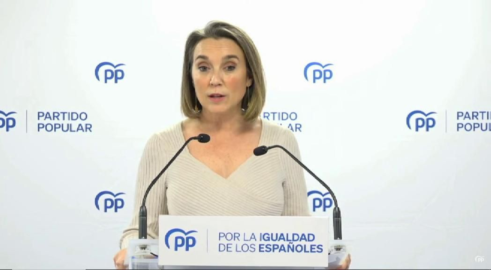 Gamarra: “No sabemos si la reunión entre Sánchez y Feijóo será en el extranjero con mediadores” Gamarra: “No sabemos si la reunión entre Sánchez y Feijóo será en el extranjero con mediadores”