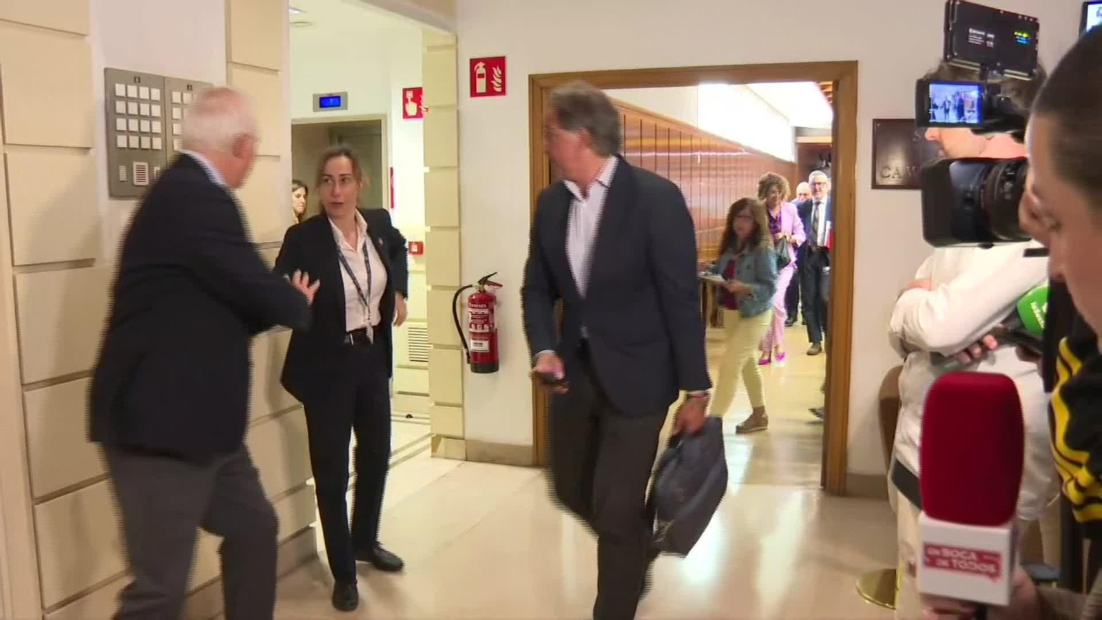 L066-MADRID SENADO SALIDA MJ MONTERO