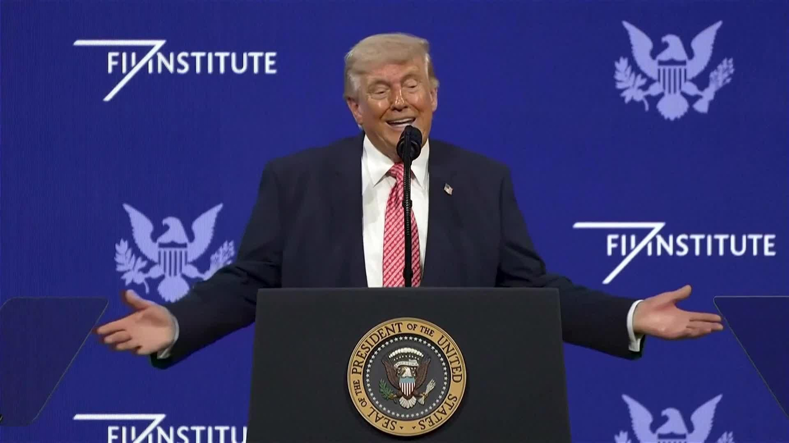 Trump rebautiza al estrecho de Ormuz: "Tienen que abrir el estrecho de Trump"