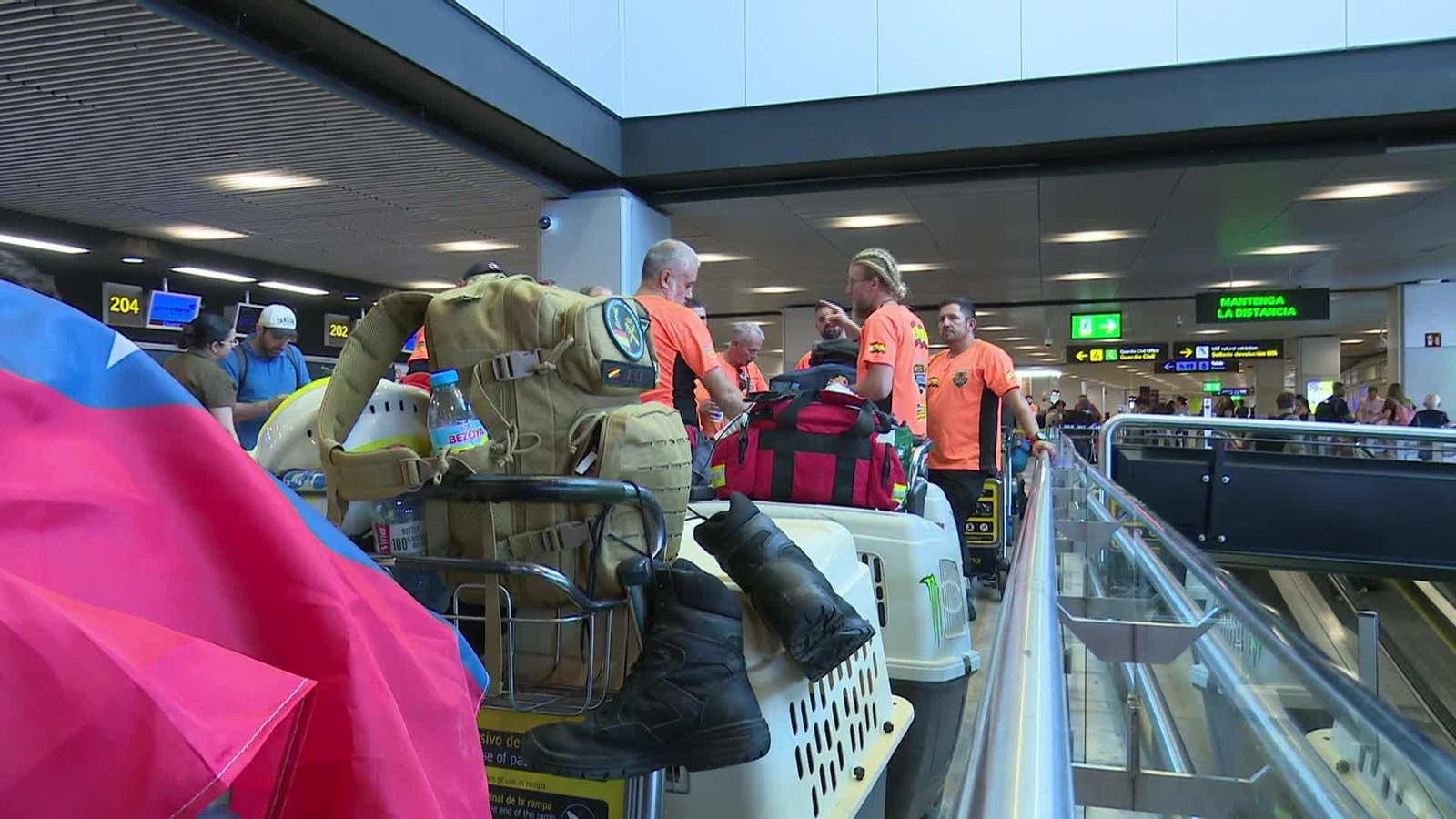 L029-MADRID RP RESCATISTAS AEROPUERTO BARAJAS