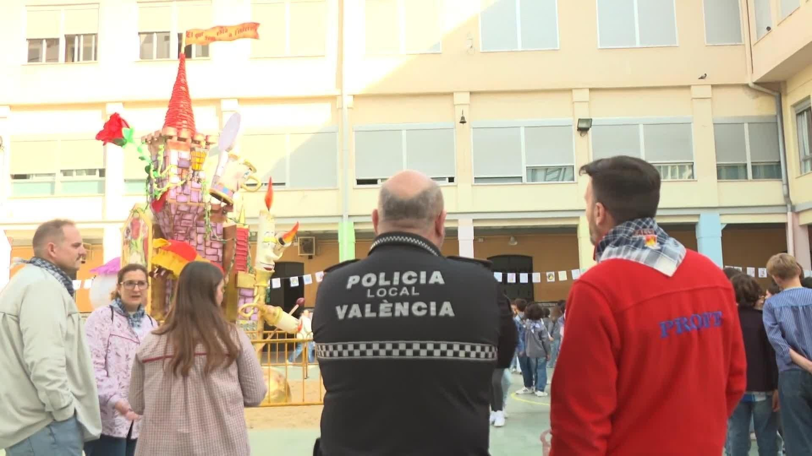 web polis y petardos