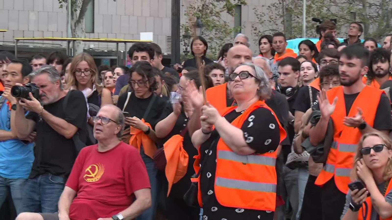 V099-BARCELONA ACAMPADA TARDE