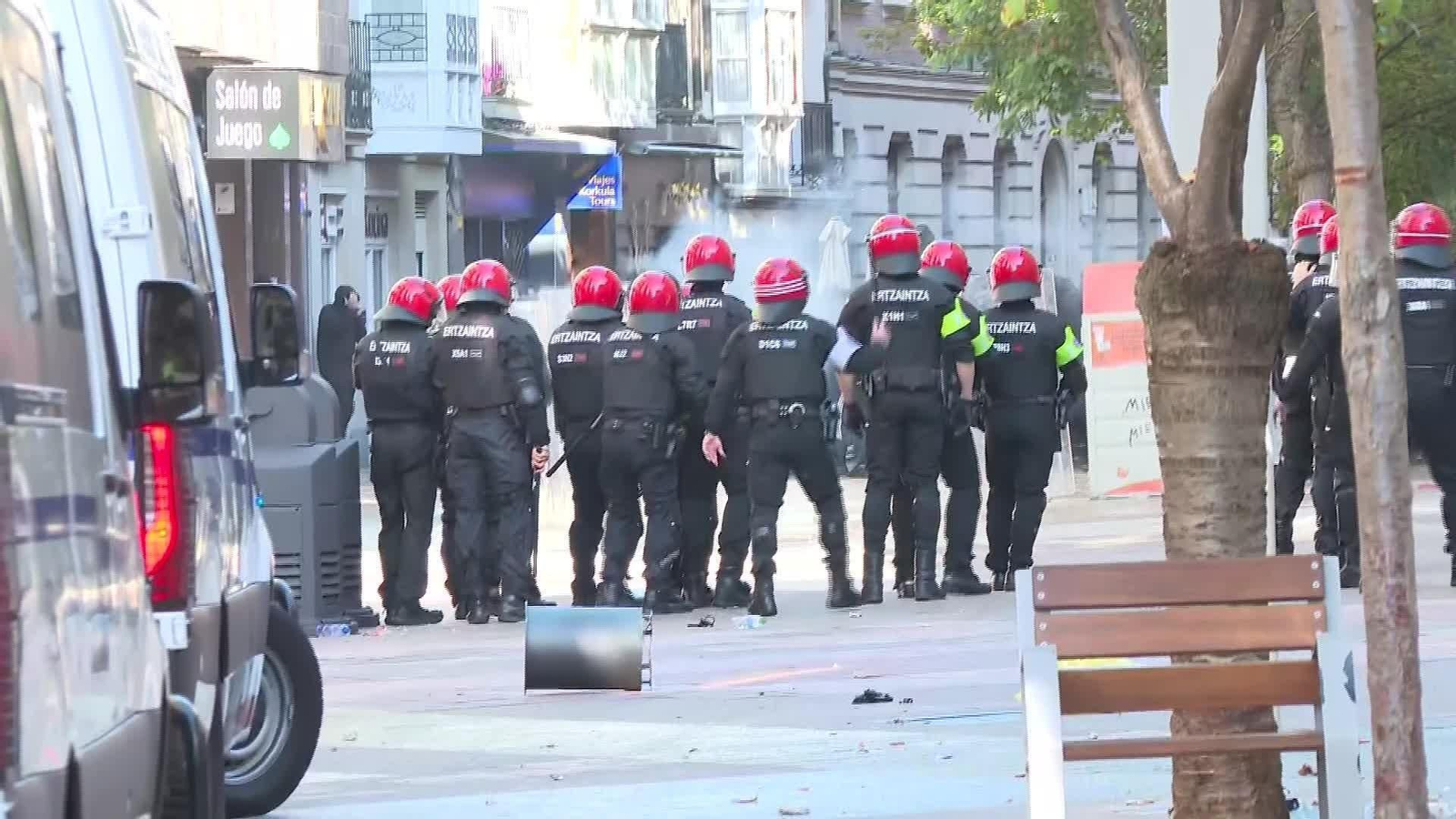 D020-VITORIA CONCENTRACION FALANGE Y CONTRAMANI ANTIFASCISTA
